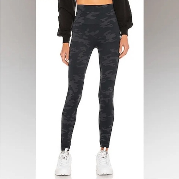 Spanx Camo Look at Me Now Seamless Leggings seamless black Small S